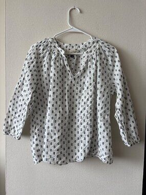 Universal Thread White and Navy Printed Top - Size Medium